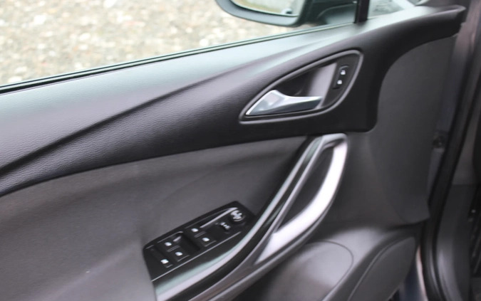 Opel Astra cena 31900 przebieg: 285000, rok produkcji 2016 z Płock małe 781